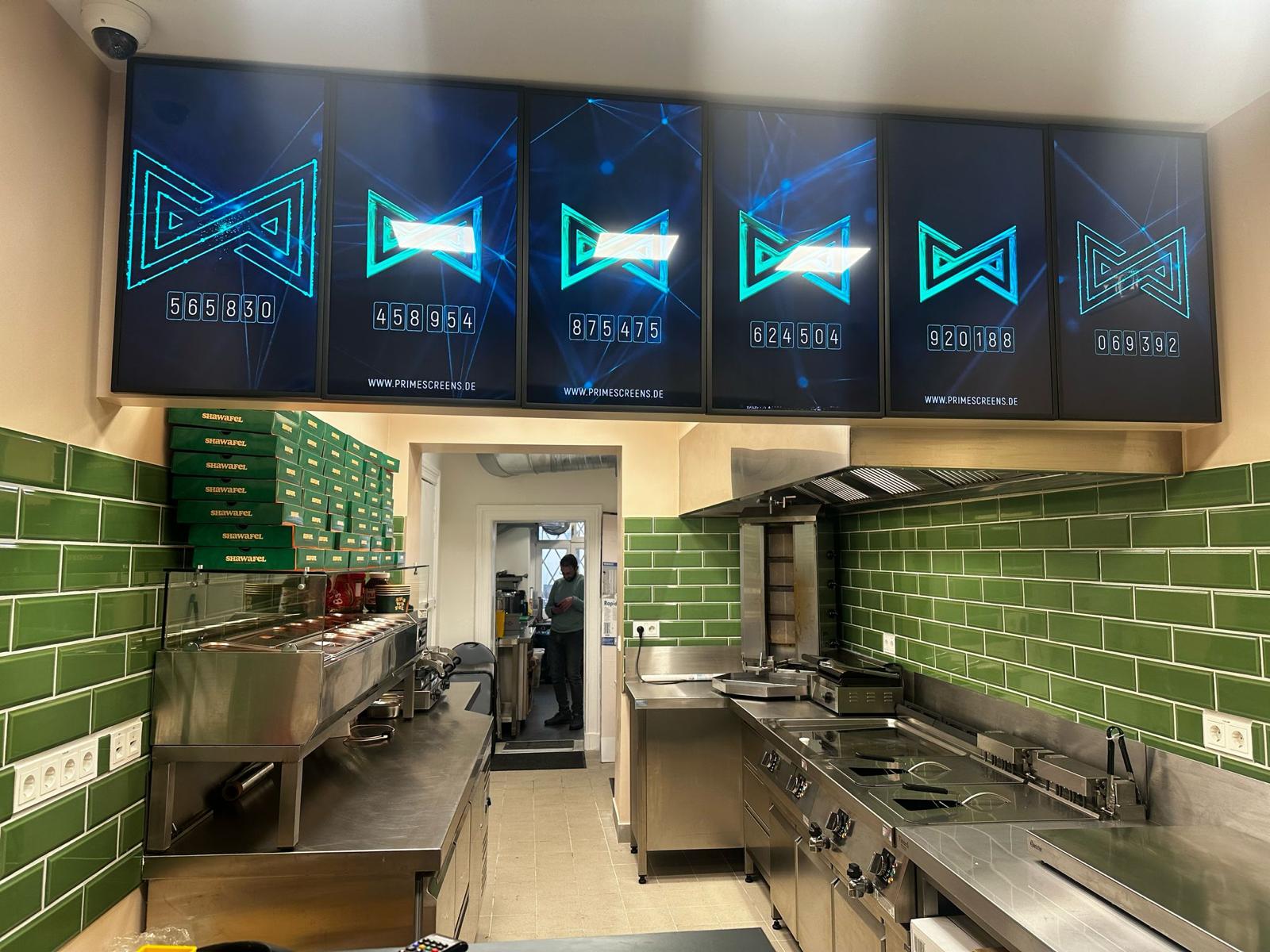 Digital Signage — Installation Küche/Backoffice